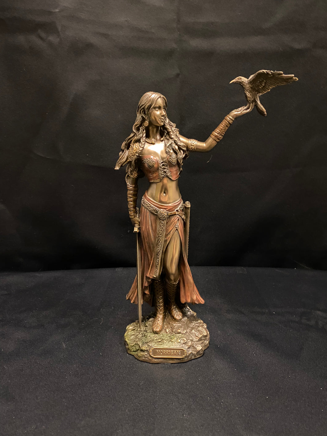 MORRIGAN AND THE CROW - BRONZE 28CM
